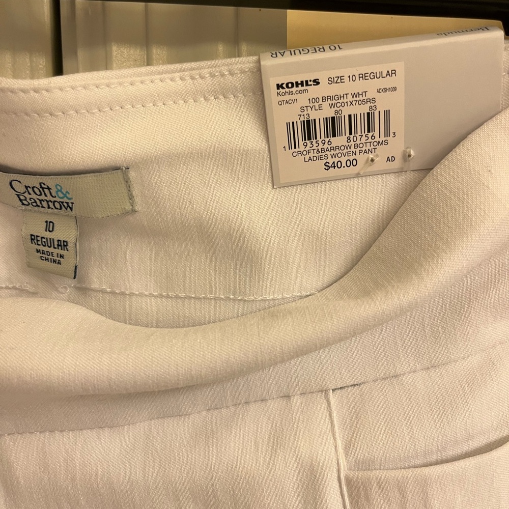 Croft & Barrow White Bermuda Shorts - Picture 3 of 4